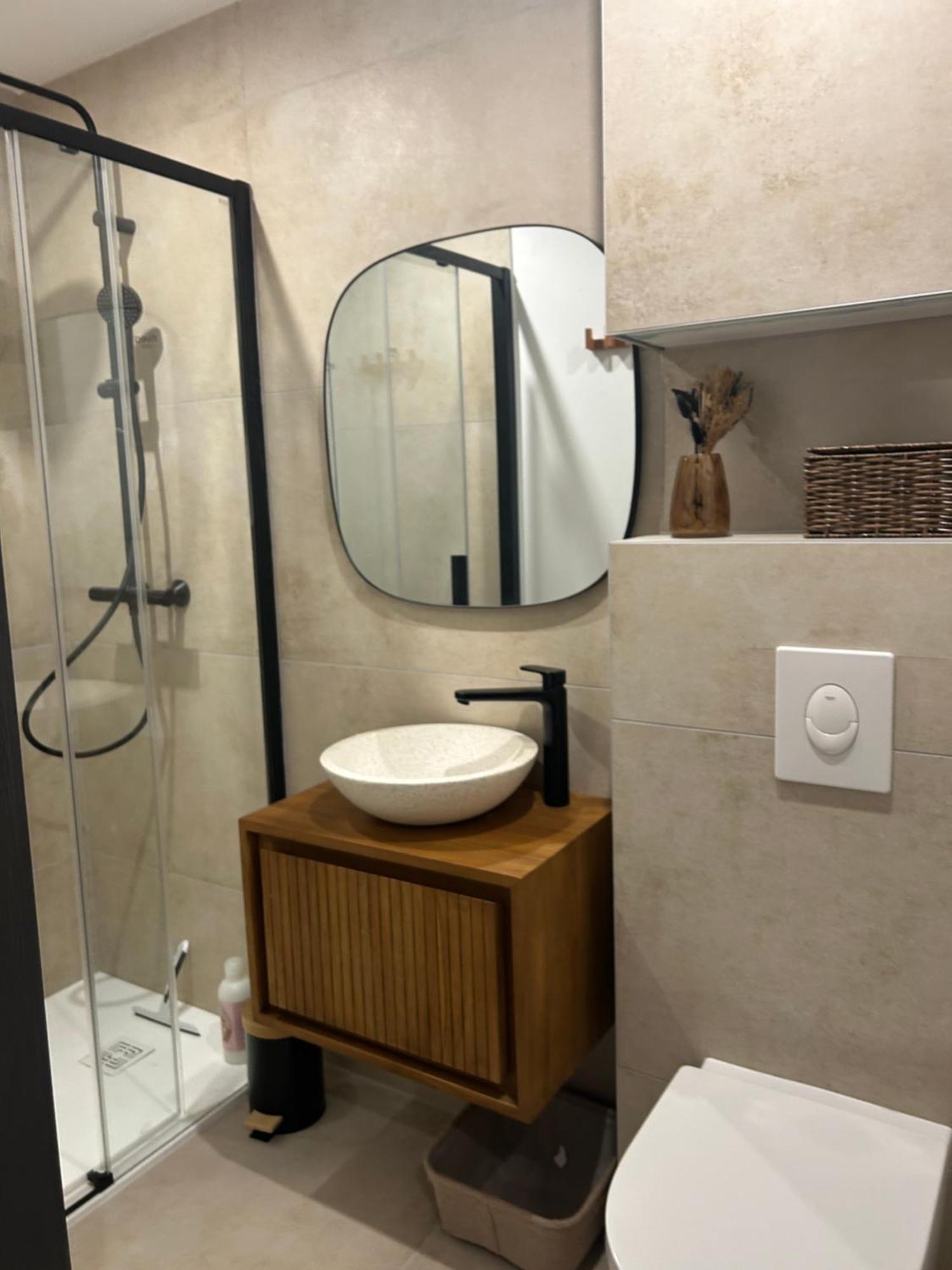 Studio Prestige Avec Terrasse Le Chene Dore Au Coeur Du Centre Touristique Cite Des Loisirs 200 M Du Galaxie,Face Au Snowworld Parking Gratuit Privatif Амневіль Екстер'єр фото