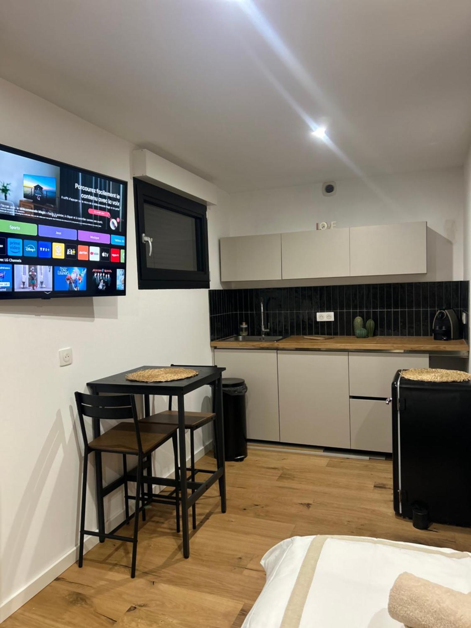 Studio Prestige Avec Terrasse Le Chene Dore Au Coeur Du Centre Touristique Cite Des Loisirs 200 M Du Galaxie,Face Au Snowworld Parking Gratuit Privatif Амневіль Екстер'єр фото