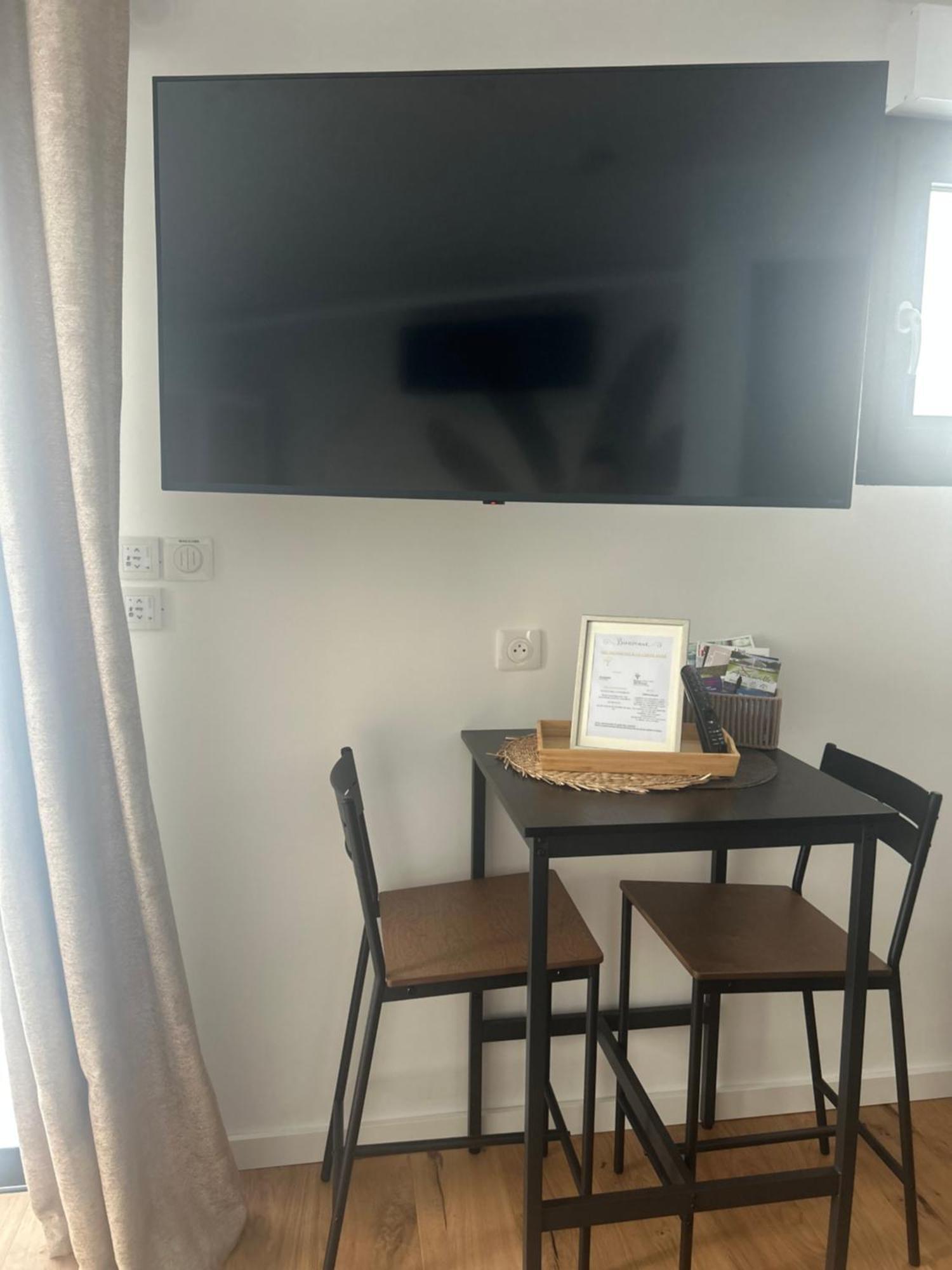 Studio Prestige Avec Terrasse Le Chene Dore Au Coeur Du Centre Touristique Cite Des Loisirs 200 M Du Galaxie,Face Au Snowworld Parking Gratuit Privatif Амневіль Екстер'єр фото